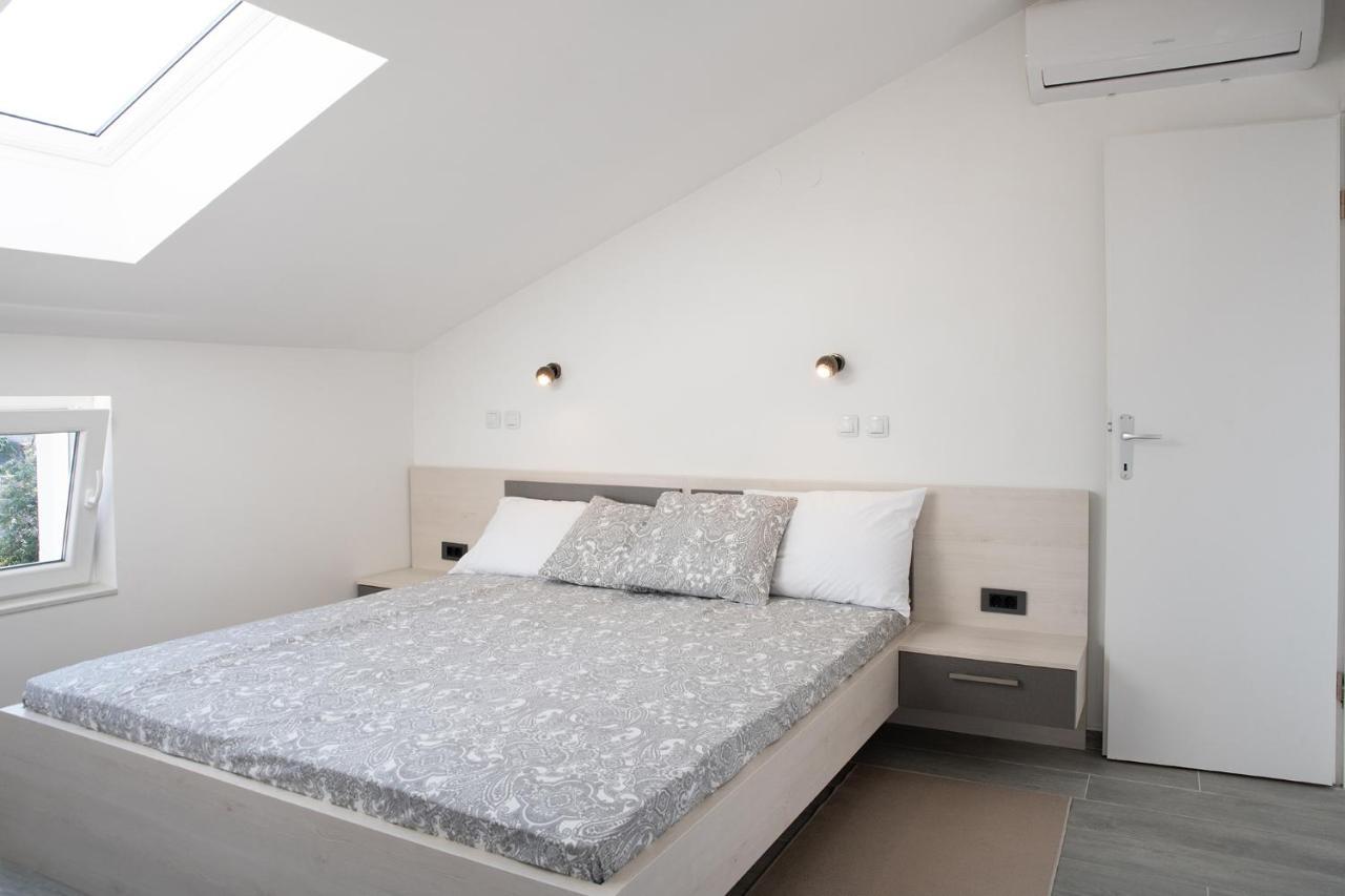 Apartmani Vrtodusic Banjol Luaran gambar