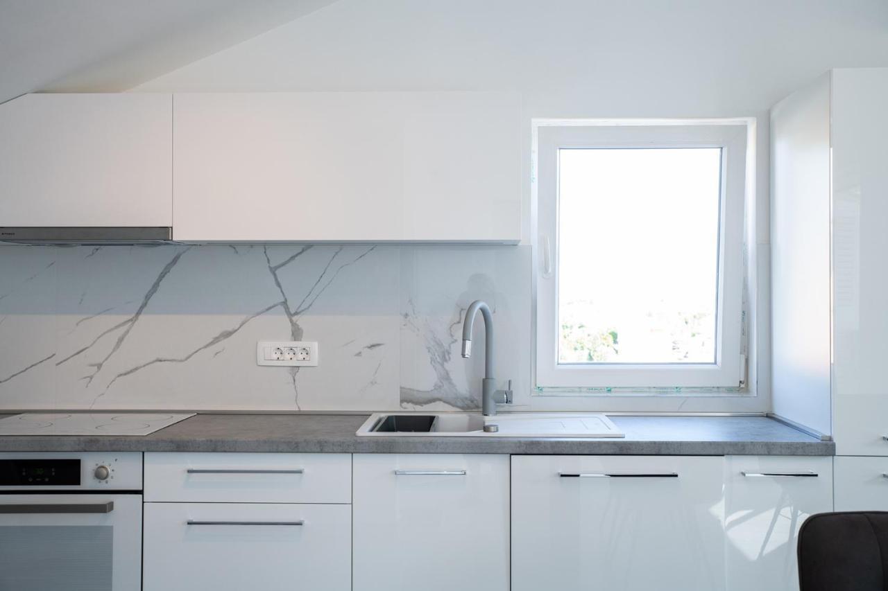 Apartmani Vrtodusic Banjol Luaran gambar