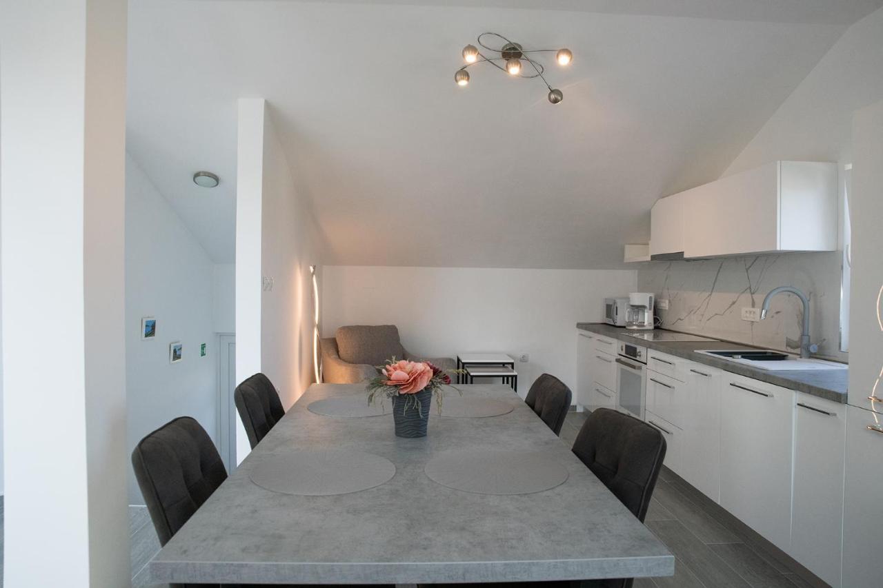 Apartmani Vrtodusic Banjol Luaran gambar