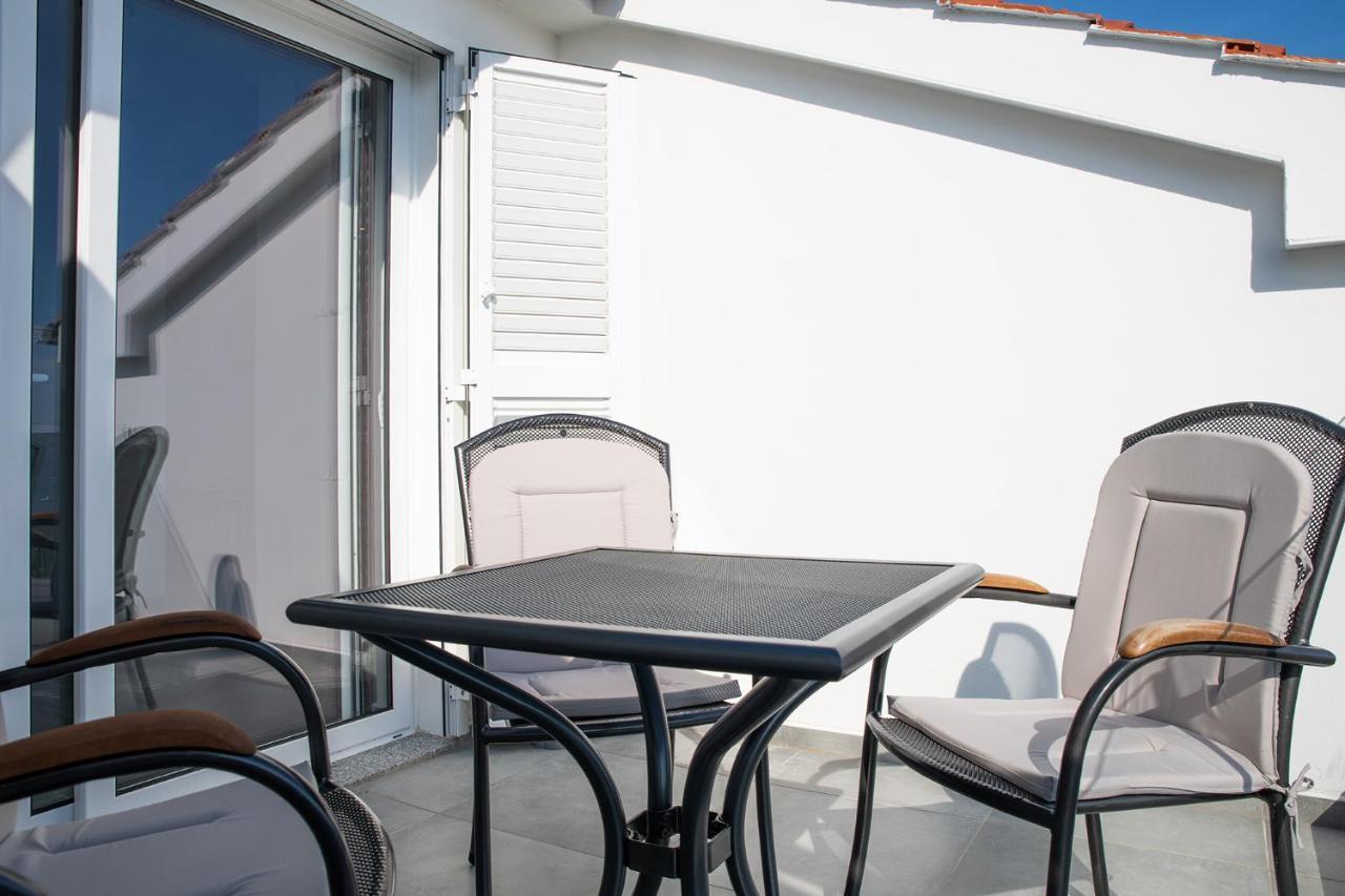Apartmani Vrtodusic Banjol Luaran gambar