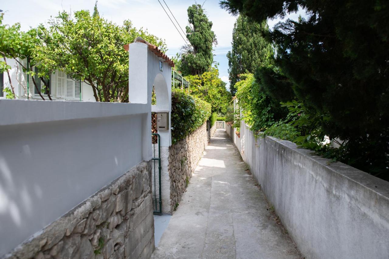 Apartmani Vrtodusic Banjol Luaran gambar