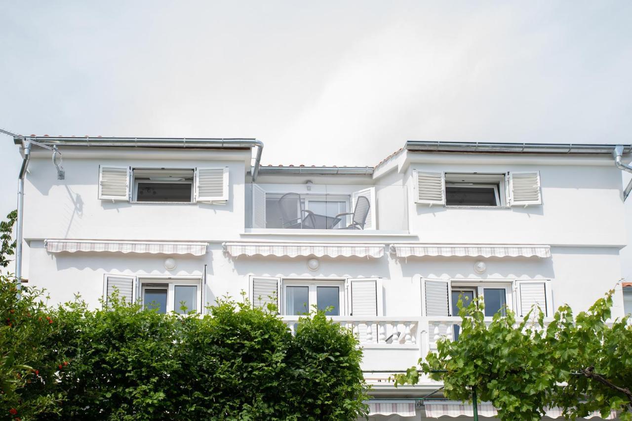 Apartmani Vrtodusic Banjol Luaran gambar