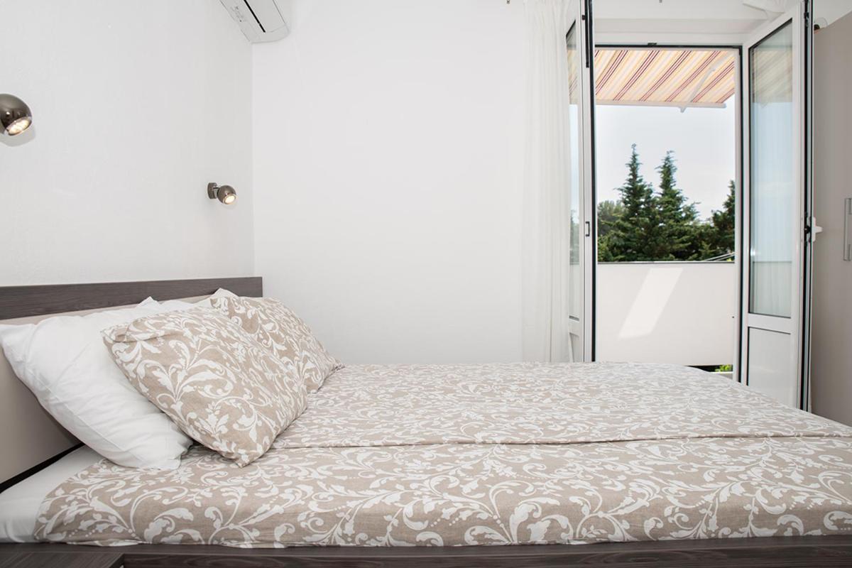 Apartmani Vrtodusic Banjol Luaran gambar