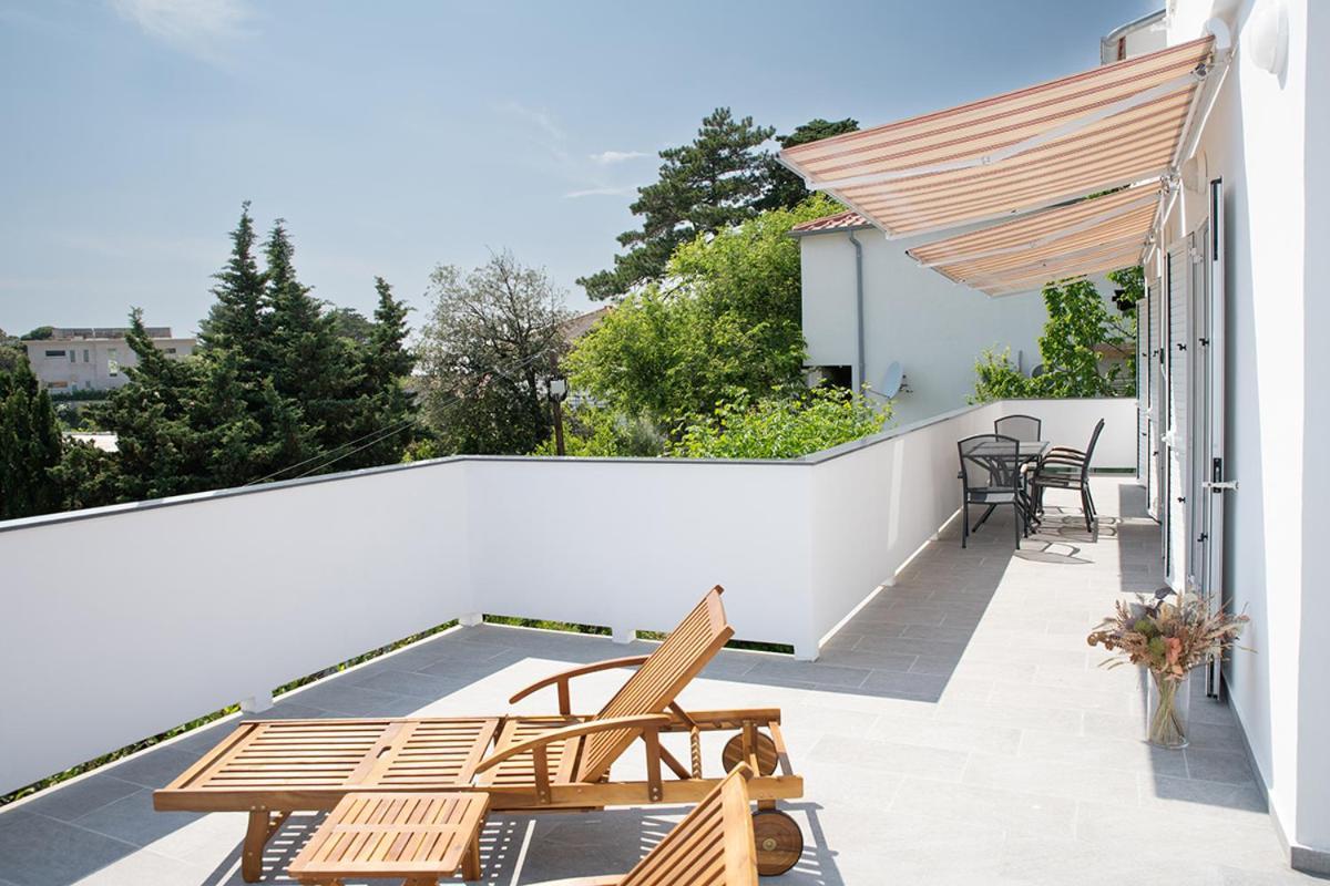 Apartmani Vrtodusic Banjol Luaran gambar