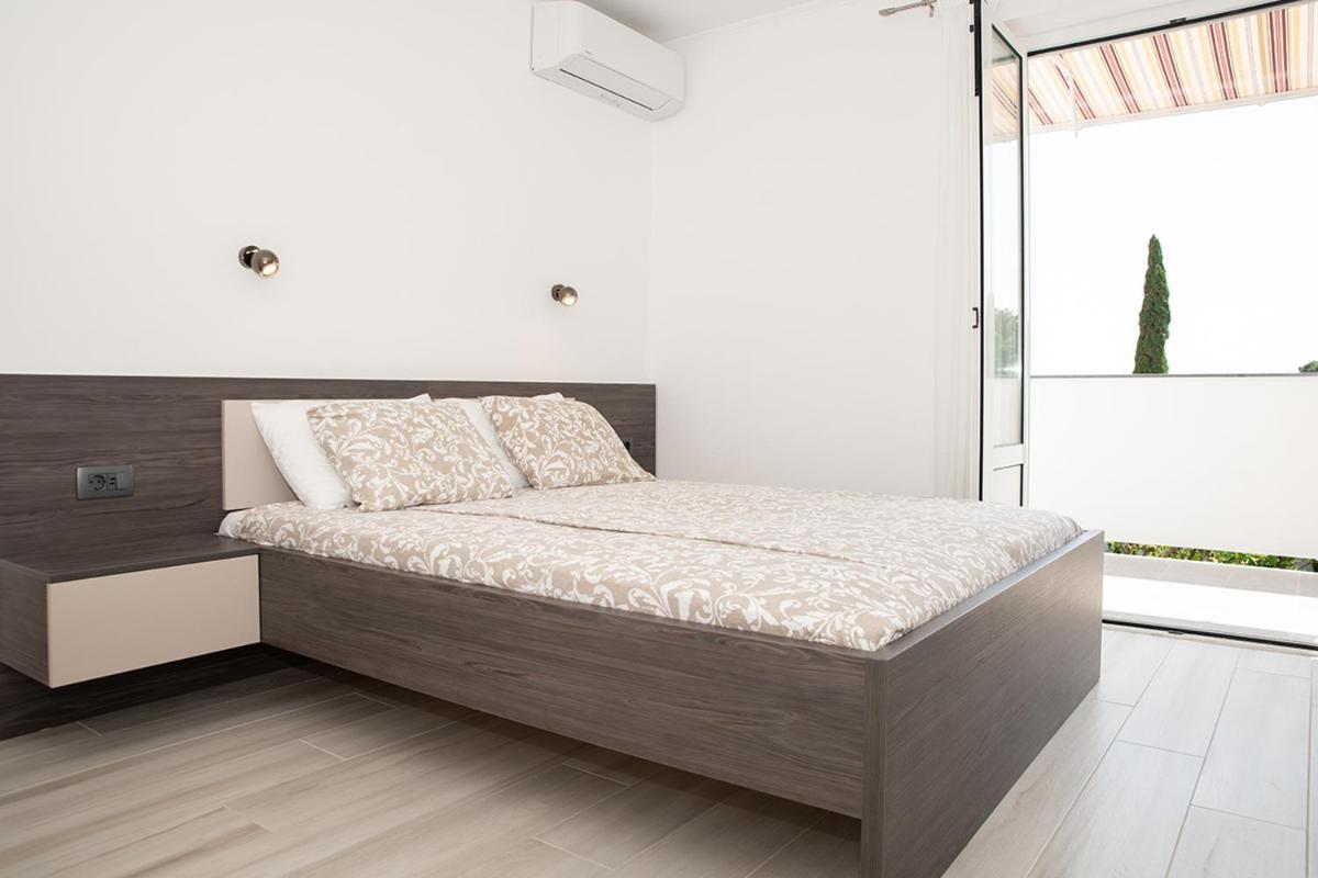 Apartmani Vrtodusic Banjol Luaran gambar