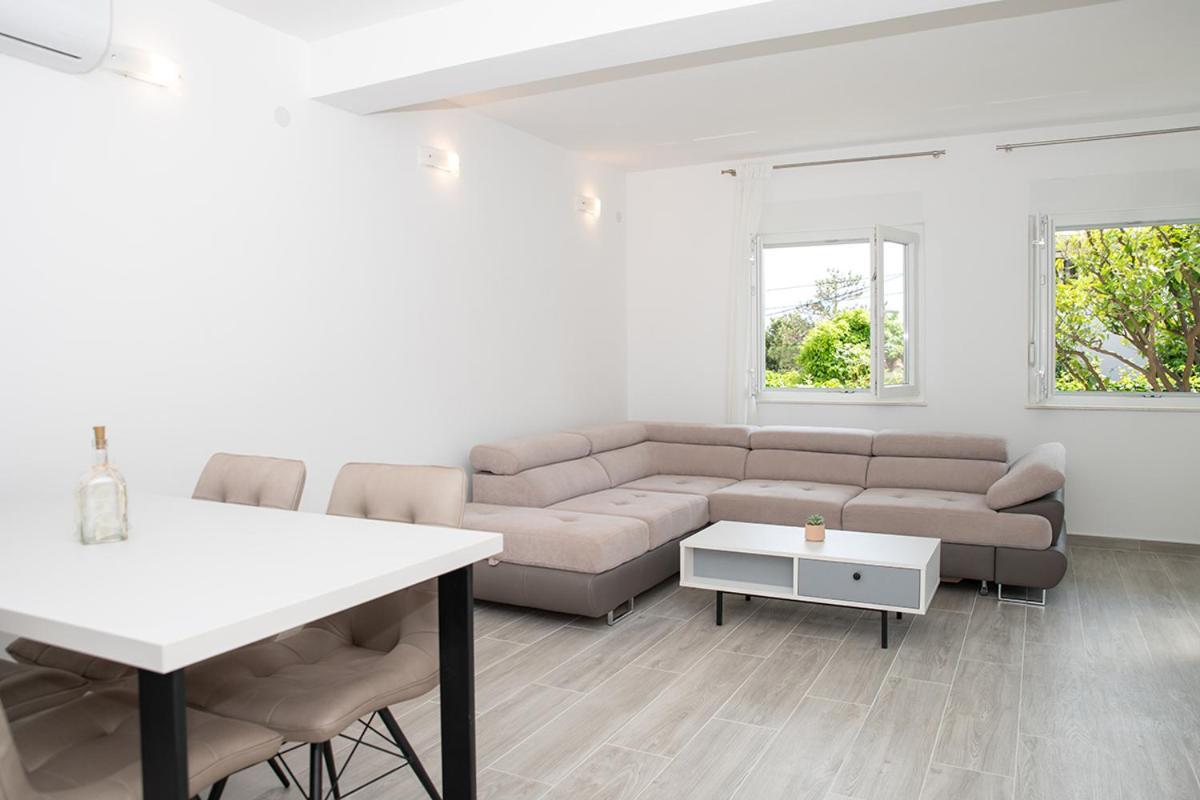 Apartmani Vrtodusic Banjol Luaran gambar