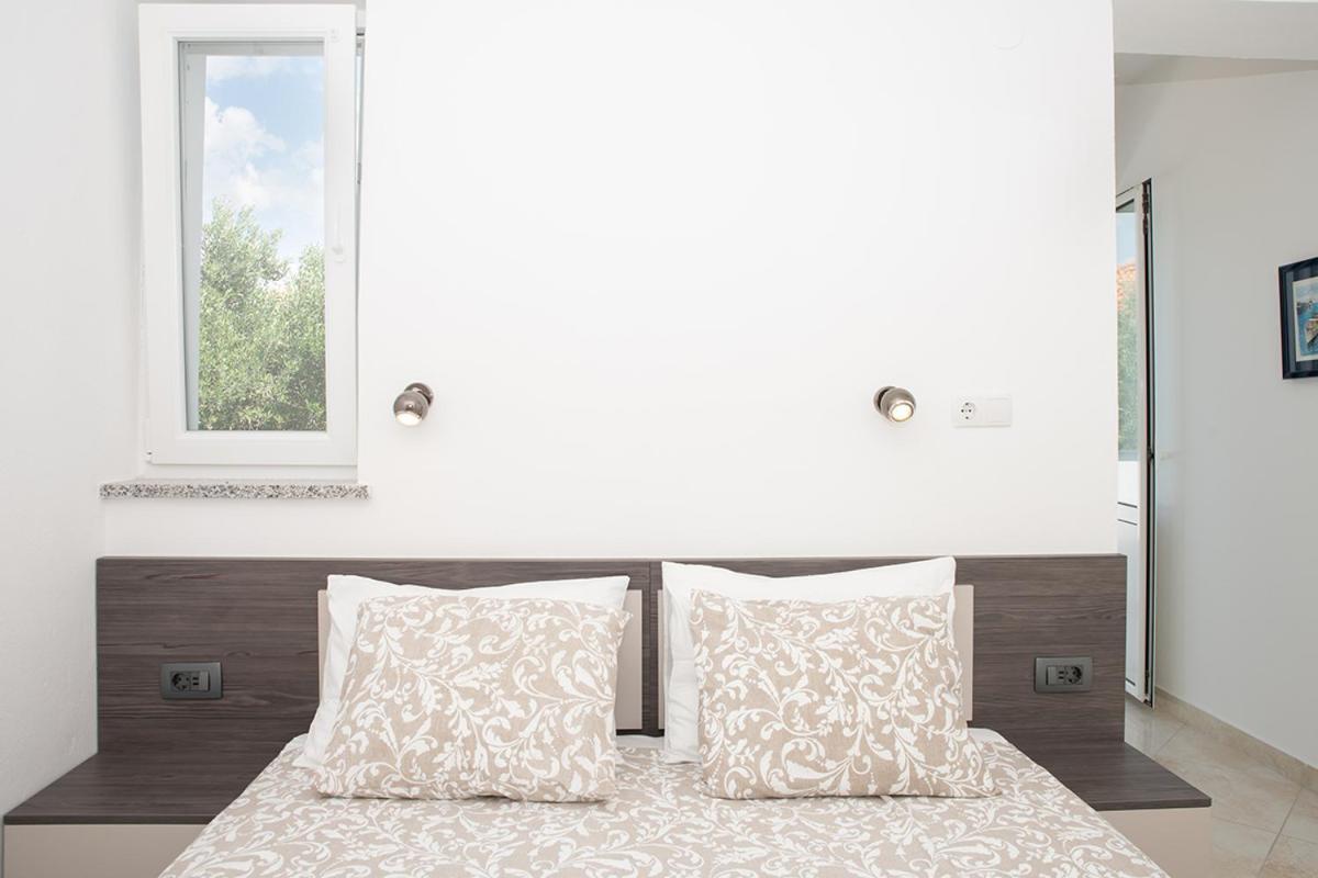 Apartmani Vrtodusic Banjol Luaran gambar