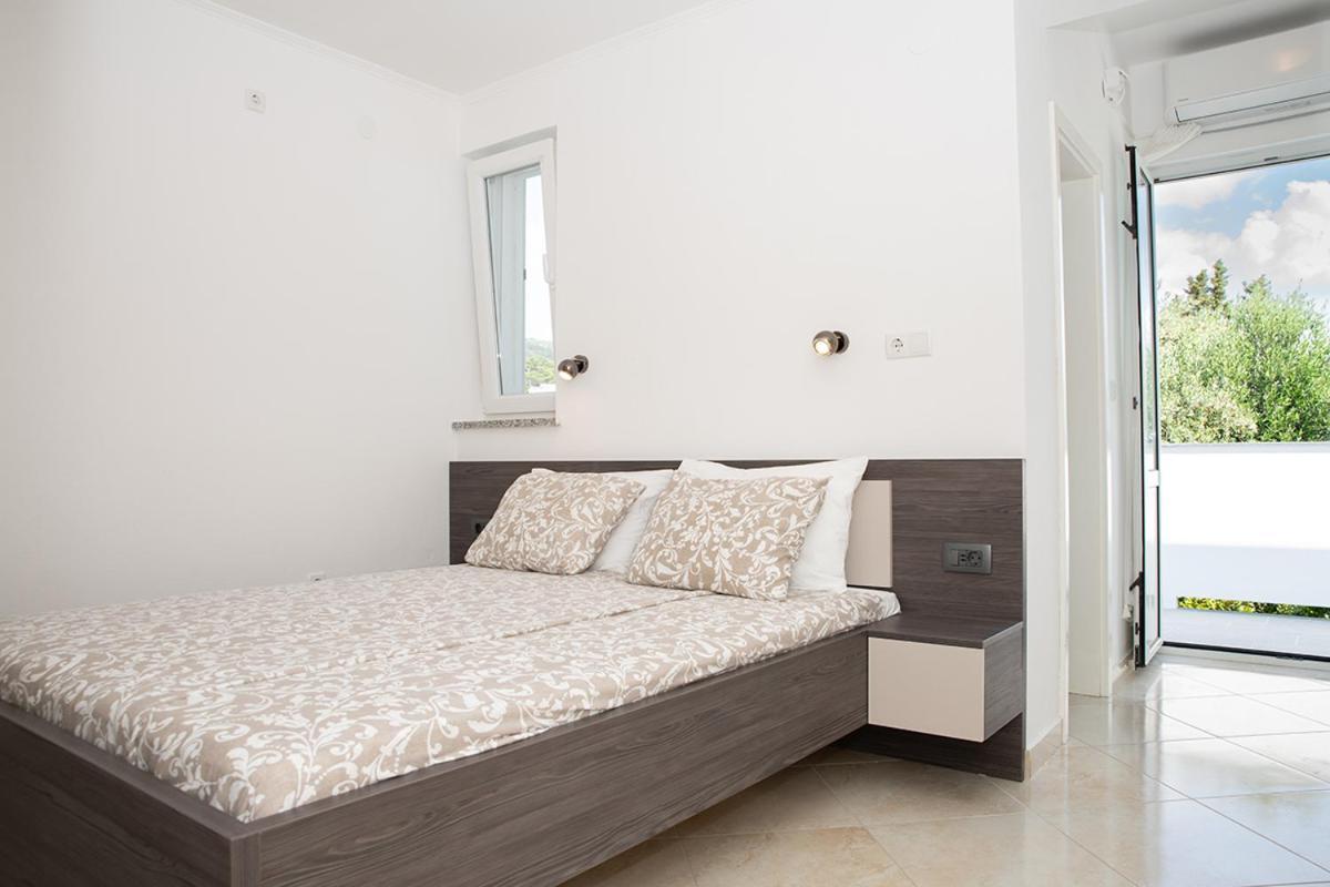 Apartmani Vrtodusic Banjol Luaran gambar
