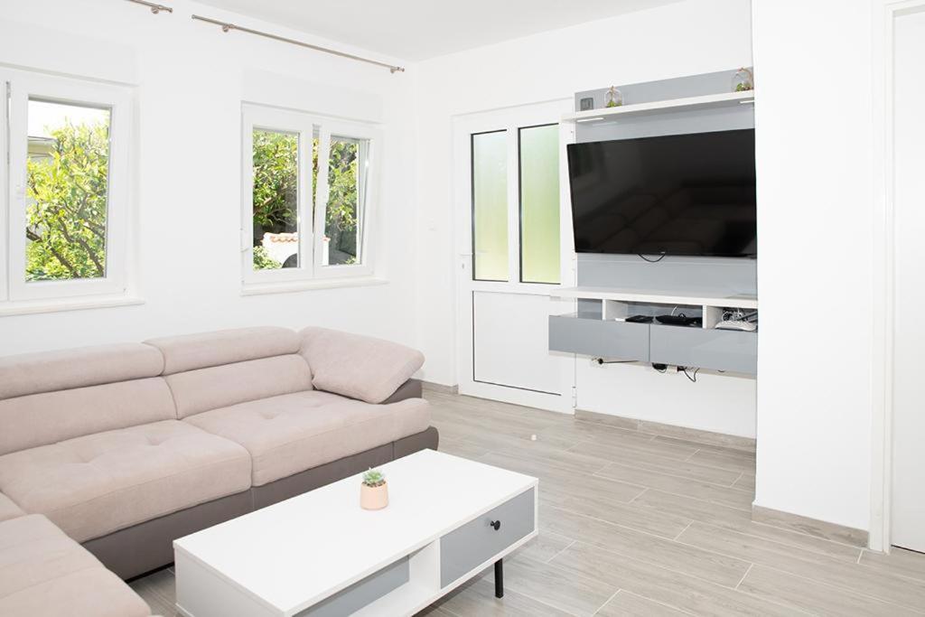 Apartmani Vrtodusic Banjol Luaran gambar