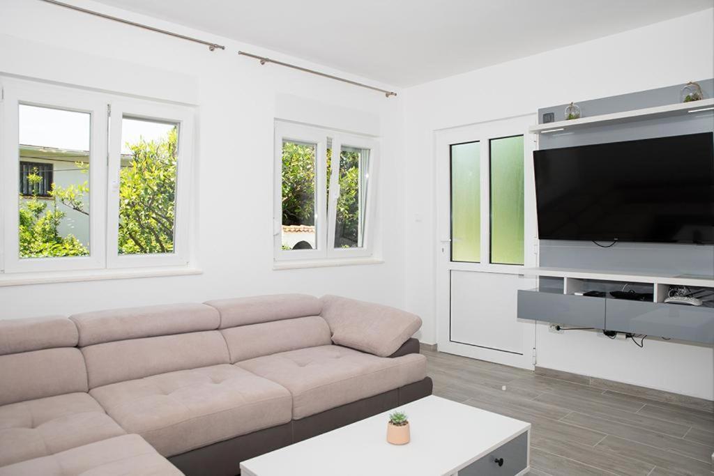 Apartmani Vrtodusic Banjol Luaran gambar