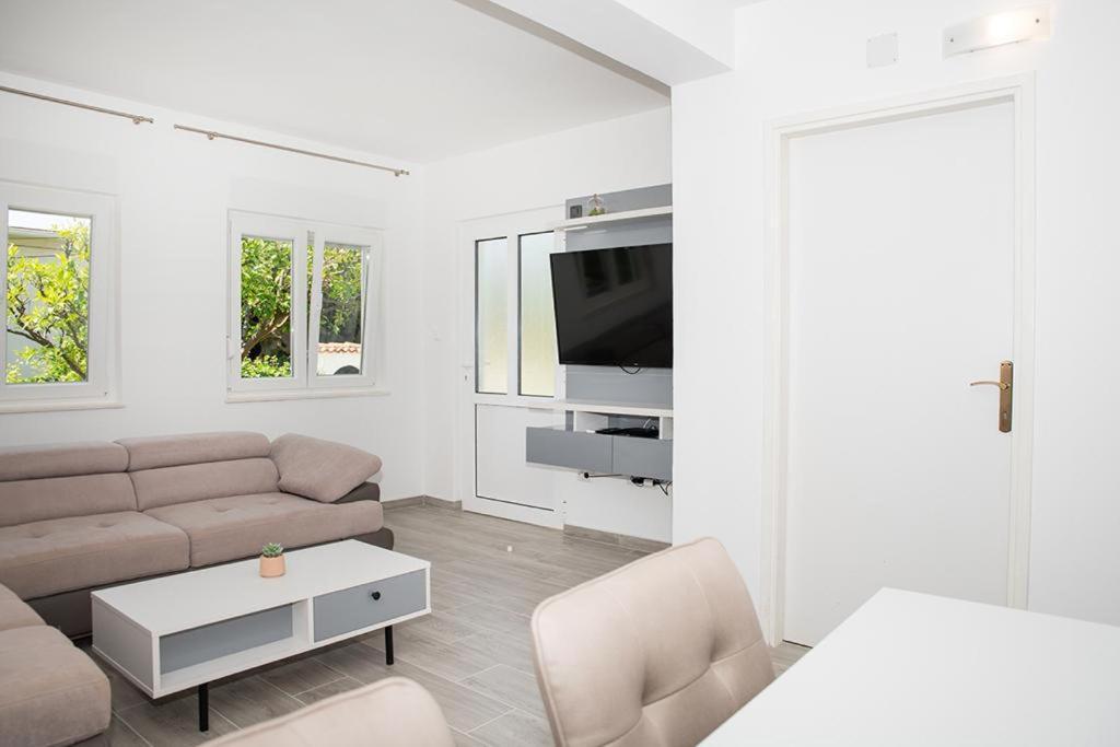 Apartmani Vrtodusic Banjol Luaran gambar
